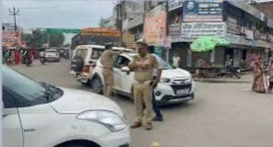 बारात घर बन रहे शहर में जाम की वजह, बिना पार्किंग के संचालित हो रहे कई बारात घर 